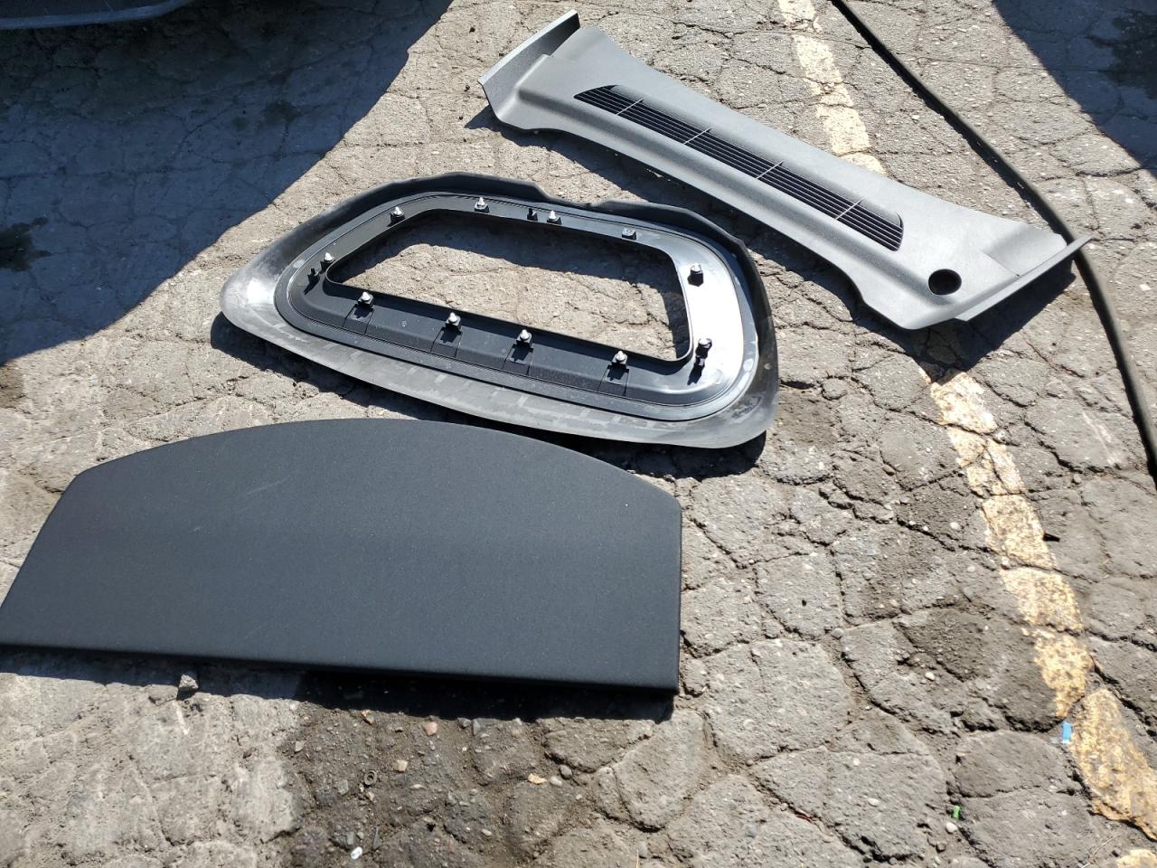 2024 Tesla Model Y VIN: 7SAYGDEF9RA317728 Lot: 85149345