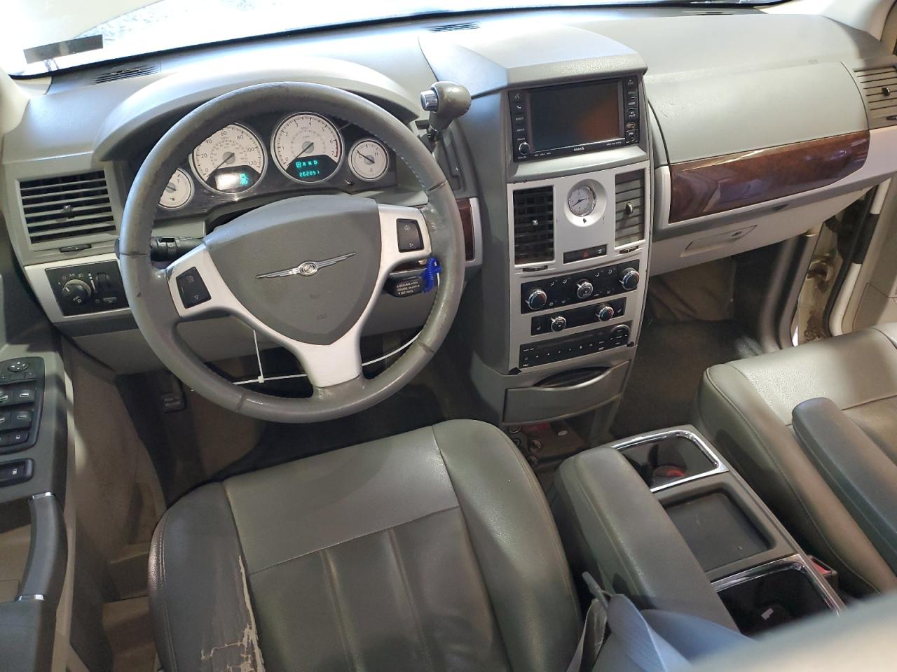 2010 Chrysler Town & Country Touring VIN: 2A4RR5D11AR315324 Lot: 85564635