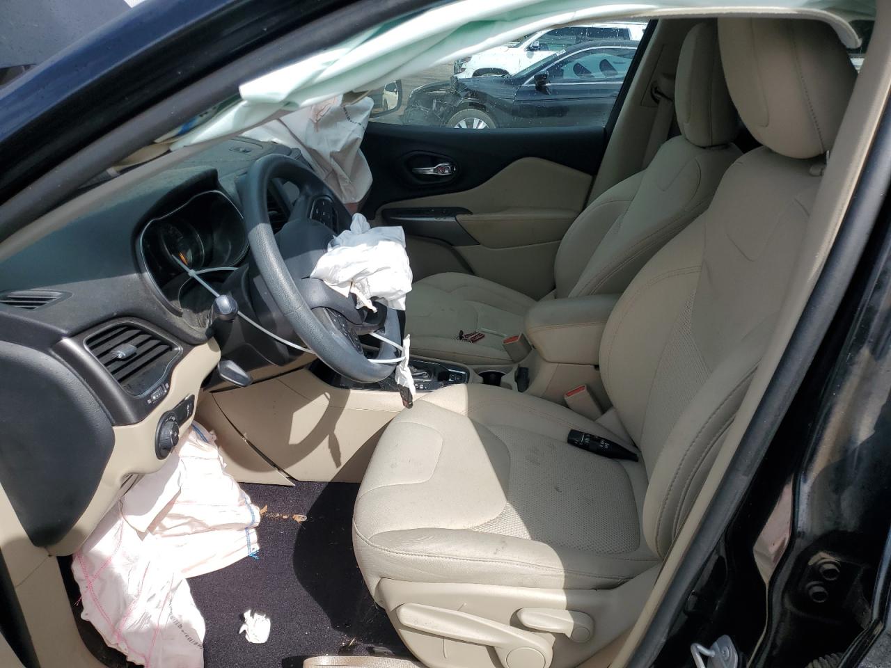 2019 Jeep Cherokee Latitude VIN: 1C4PJLCX2KD111165 Lot: 85194425