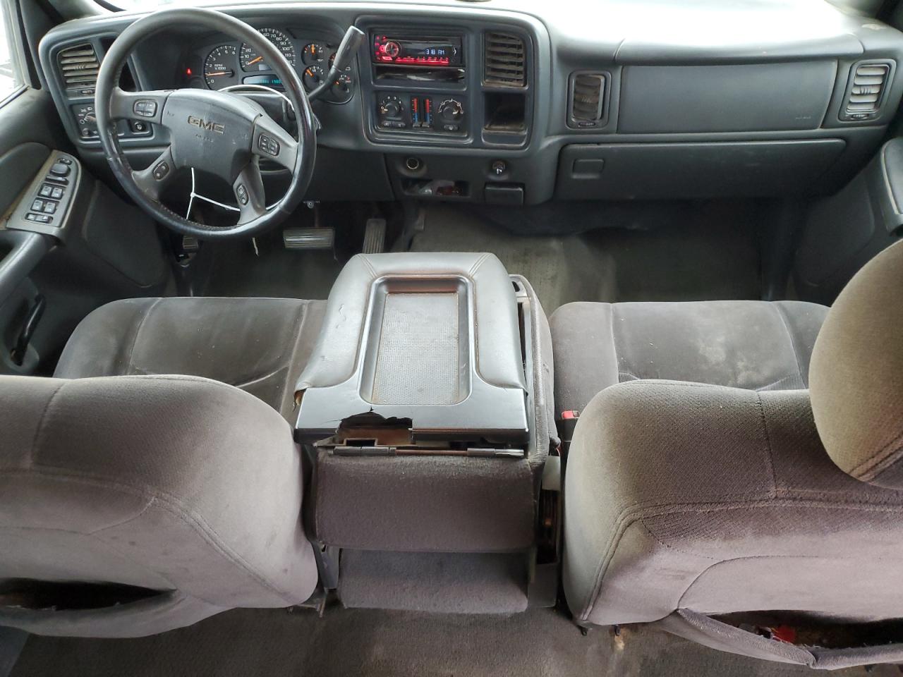 2005 GMC New Sierra C1500 VIN: 2GTEC13T451222058 Lot: 82457425