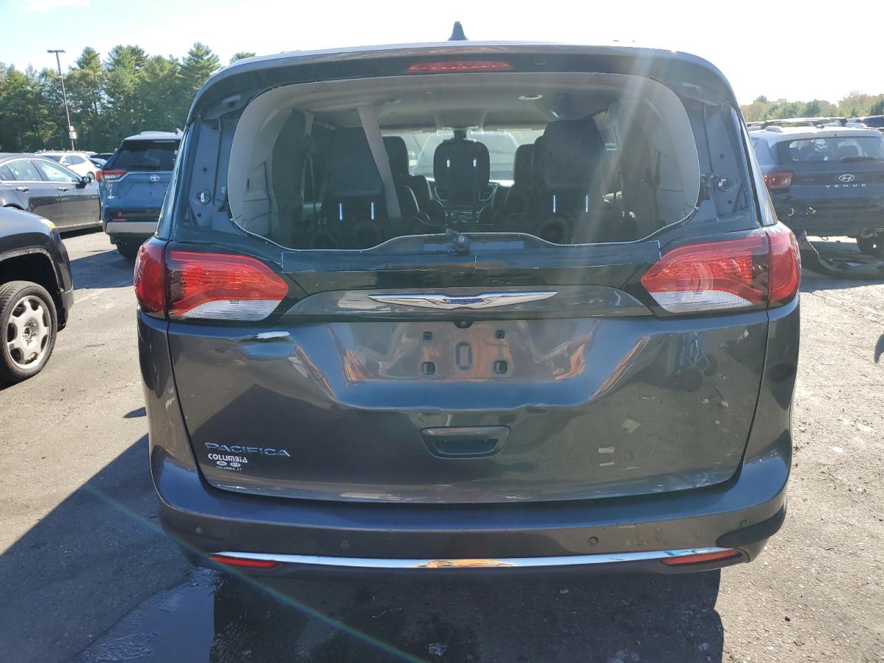 2017 Chrysler Pacifica Touring L VIN: 2C4RC1BG8HR745479 Lot: 84363755