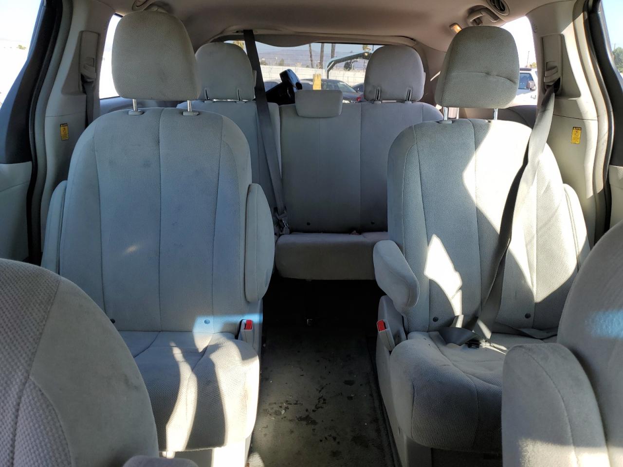 2012 Toyota Sienna Base VIN: 5TDKA3DC1CS012154 Lot: 84481115