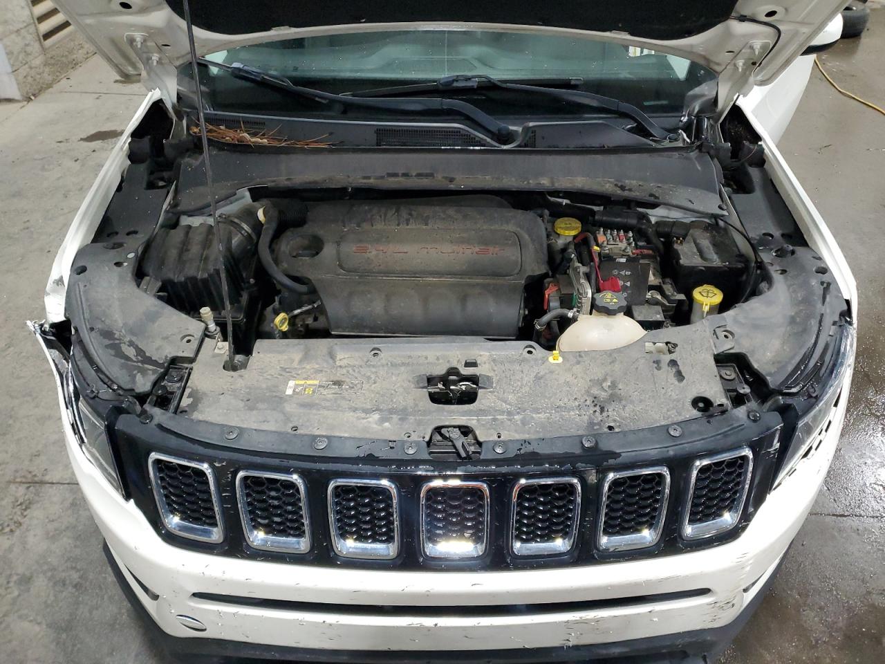 2018 Jeep Compass Latitude VIN: 3C4NJDBB4JT350261 Lot: 85734295