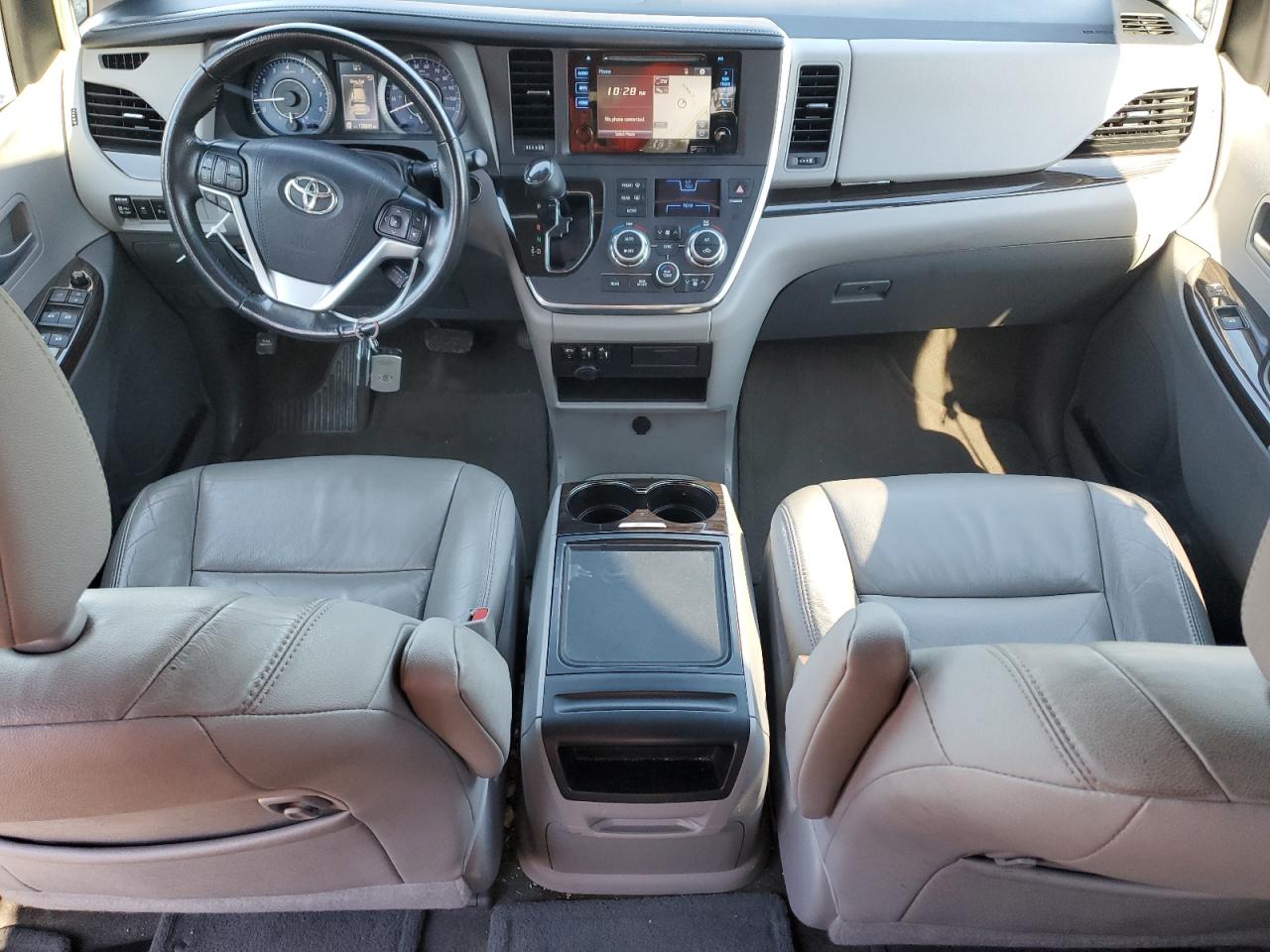 2017 Toyota Sienna Xle VIN: 5TDDZ3DC7HS161113 Lot: 85923375