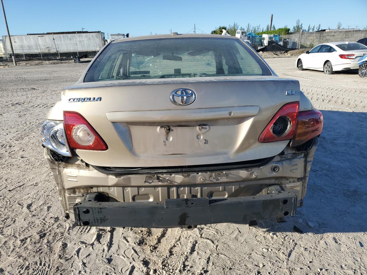 2010 Toyota Corolla Base VIN: 1NXBU4EE0AZ217692 Lot: 82447765