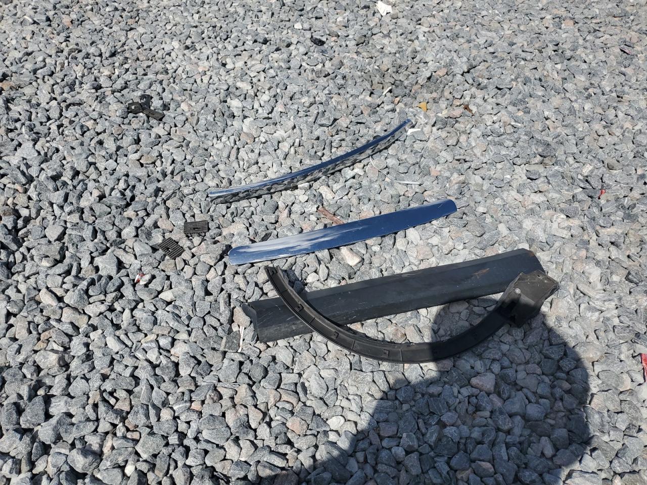 2017 Toyota Rav4 Le VIN: JTMZFREV4HJ710930 Lot: 85124665