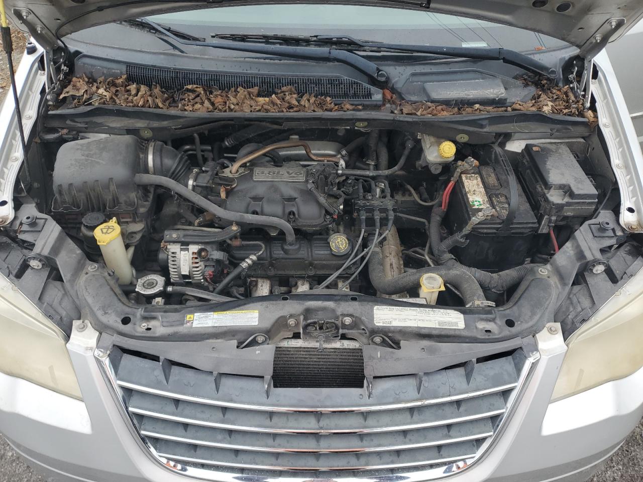 2010 Chrysler Town & Country Touring VIN: 2A4RR5D18AR450557 Lot: 90460425