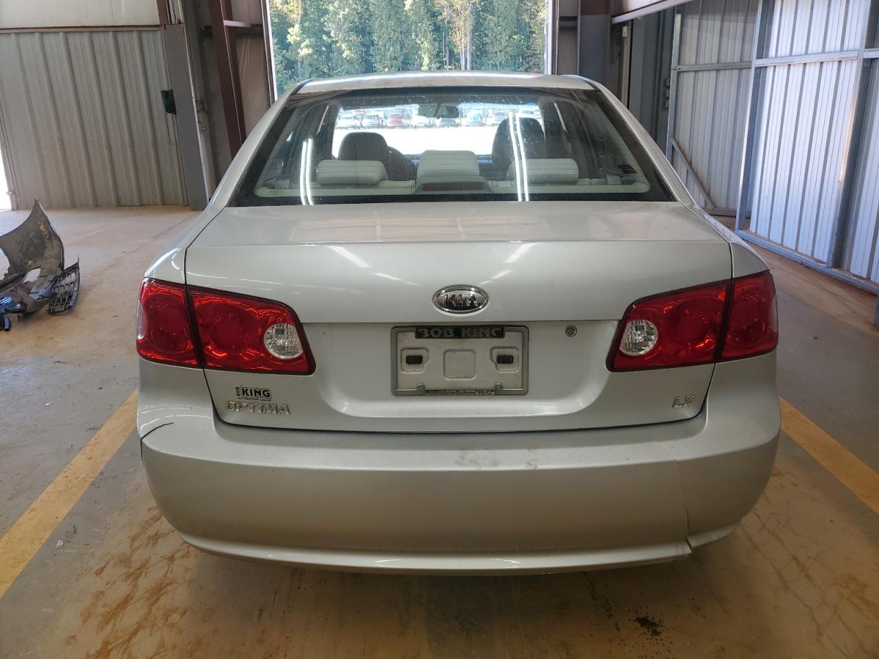 2008 Kia Optima Lx VIN: KNAGE123485252312 Lot: 82516935