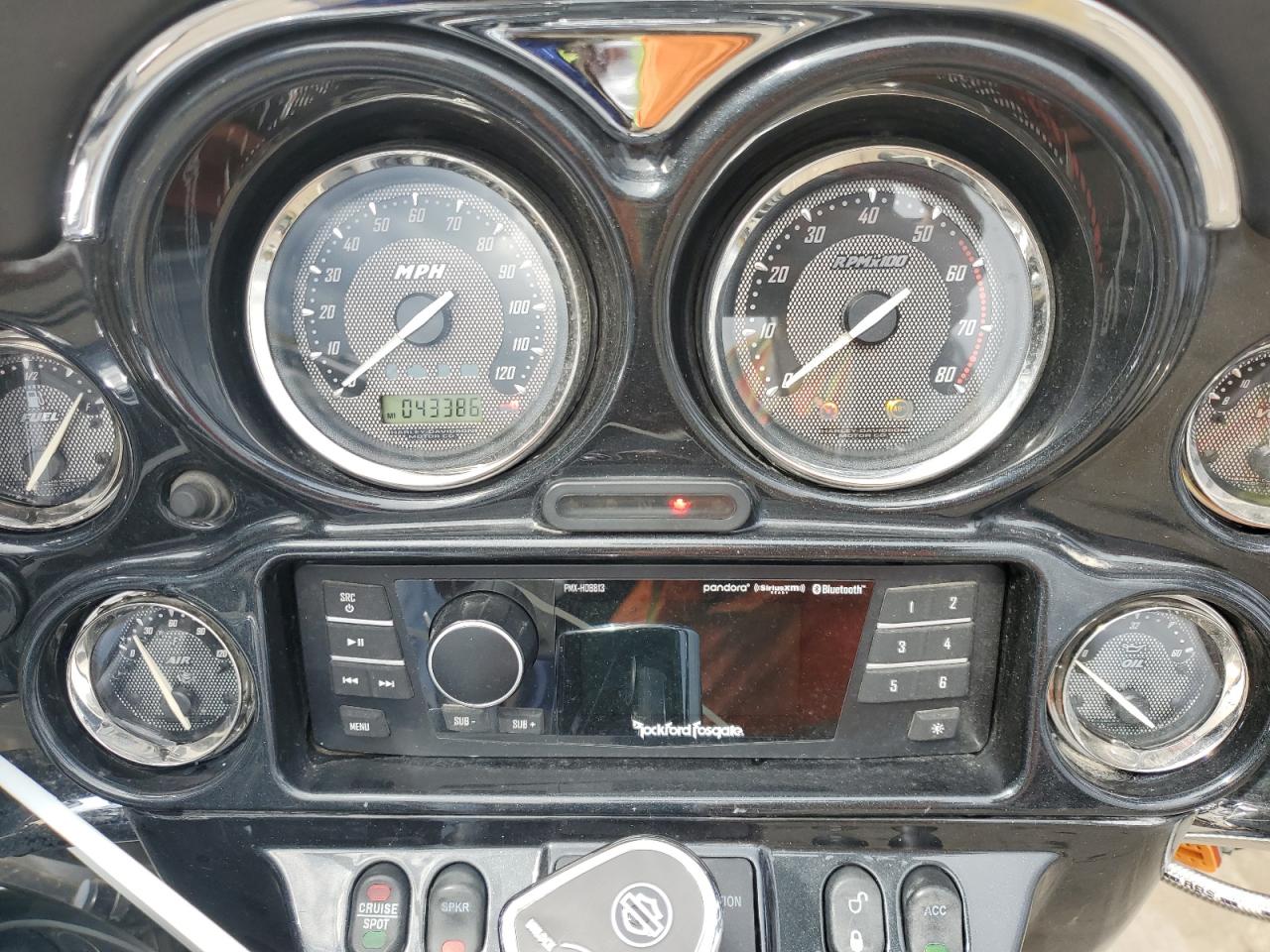 2013 Harley-Davidson Flhtcuse Cvo Ultra Classic Electra Glide VIN: 1HD1PR827DB960869 Lot: 90352145