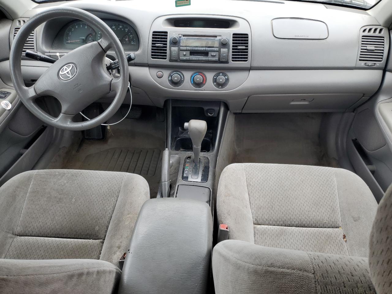 2003 Toyota Camry Le VIN: 4T1BE32K83U772569 Lot: 87109465