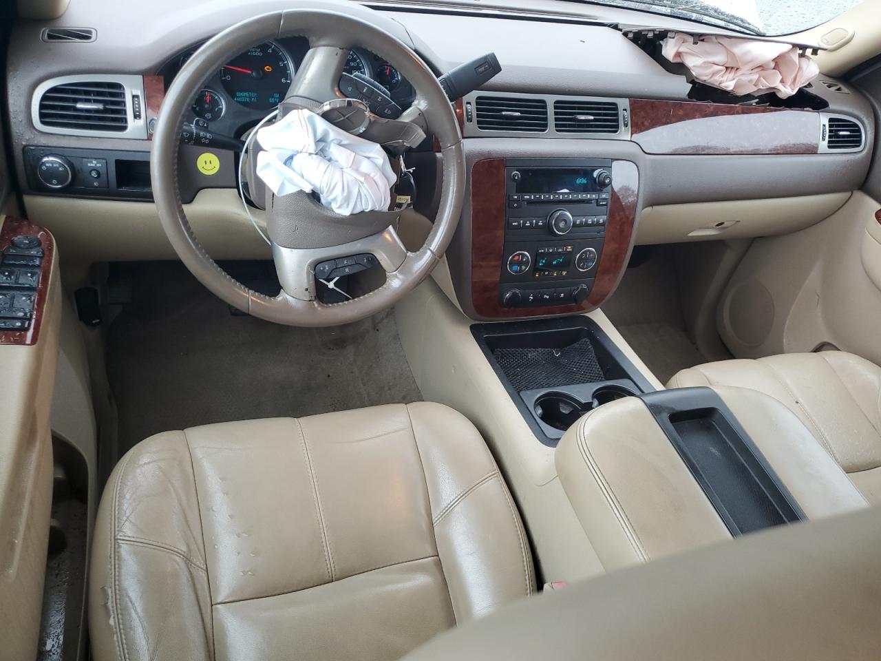 2010 Chevrolet Suburban C1500 Lt VIN: 1GNUCJE02AR202480 Lot: 85529905