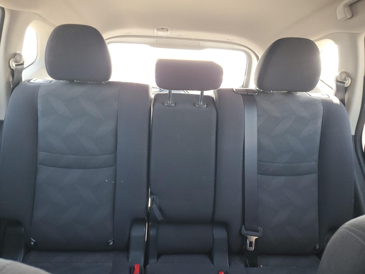 2016 Nissan Rogue S VIN: KNMAT2MV3GP703302 Lot: 85861675