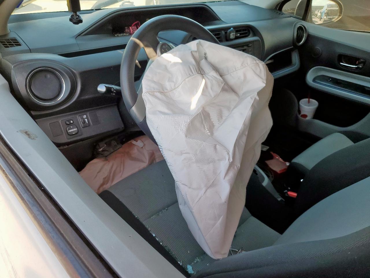 2013 Toyota Prius C VIN: JTDKDTB36D1538210 Lot: 85852445