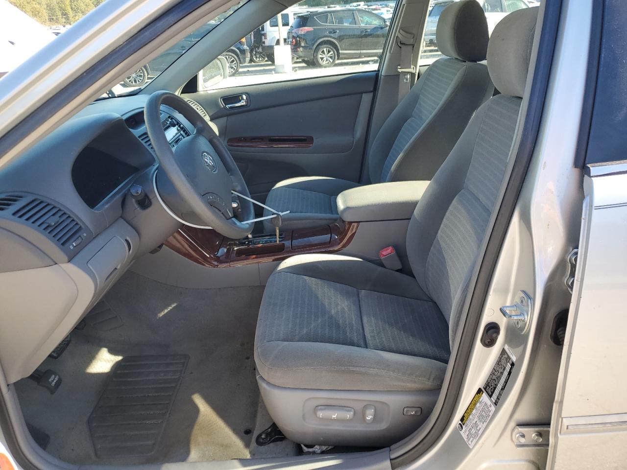 2005 Toyota Camry Le VIN: 4T1BE32K55U961764 Lot: 82381485