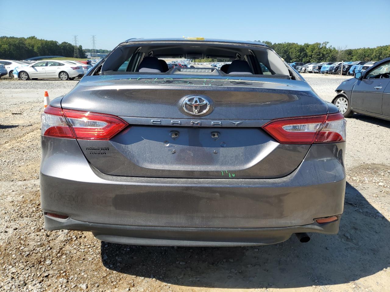 2018 Toyota Camry L VIN: 4T1B11HK6JU080556 Lot: 85271735