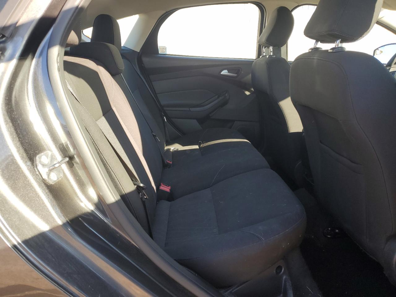 2015 Ford Focus Se VIN: 1FADP3K25FL384481 Lot: 85929125