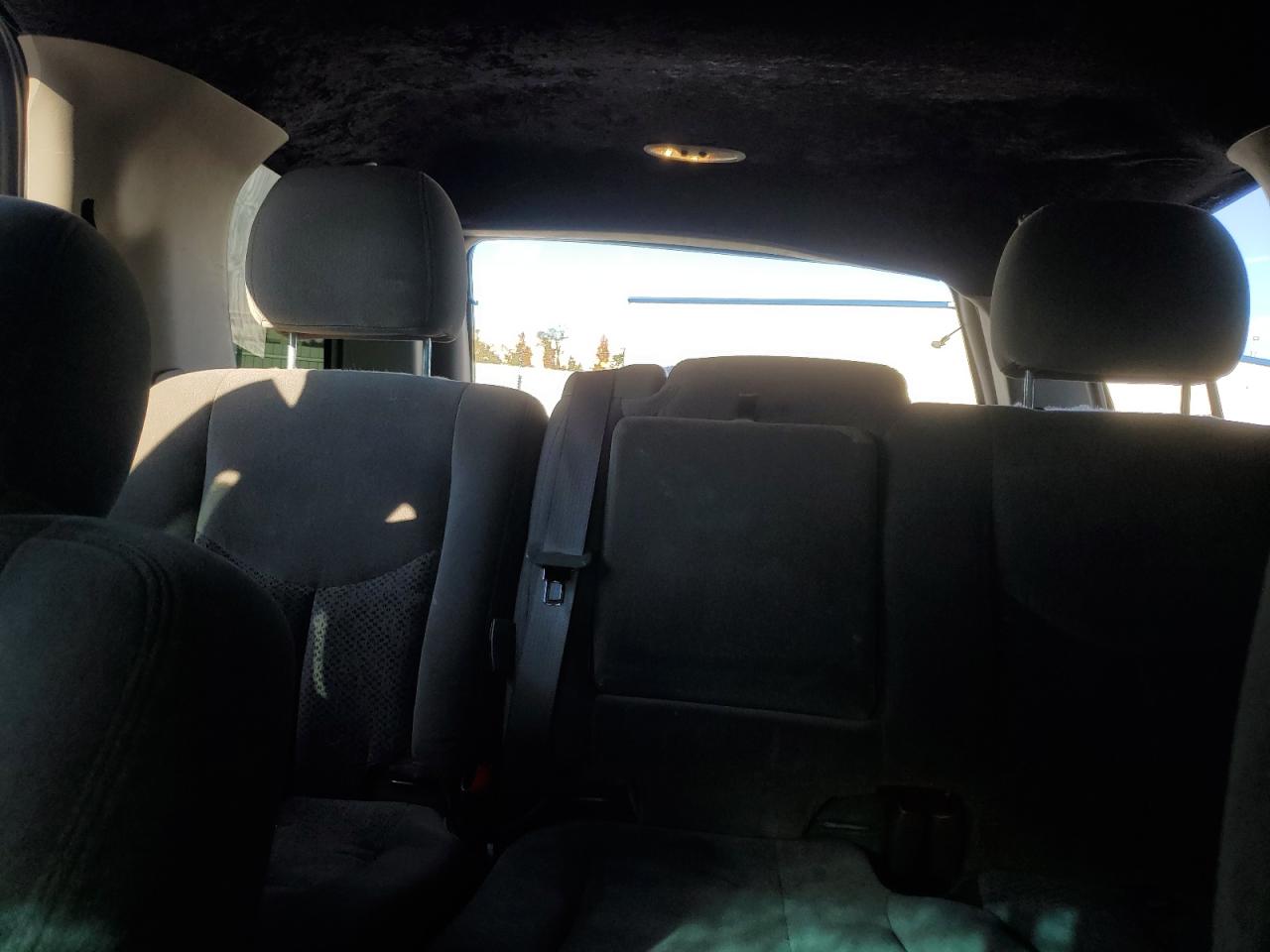 2005 Chevrolet Tahoe C1500 VIN: 1GNEC13V35R255343 Lot: 90680745