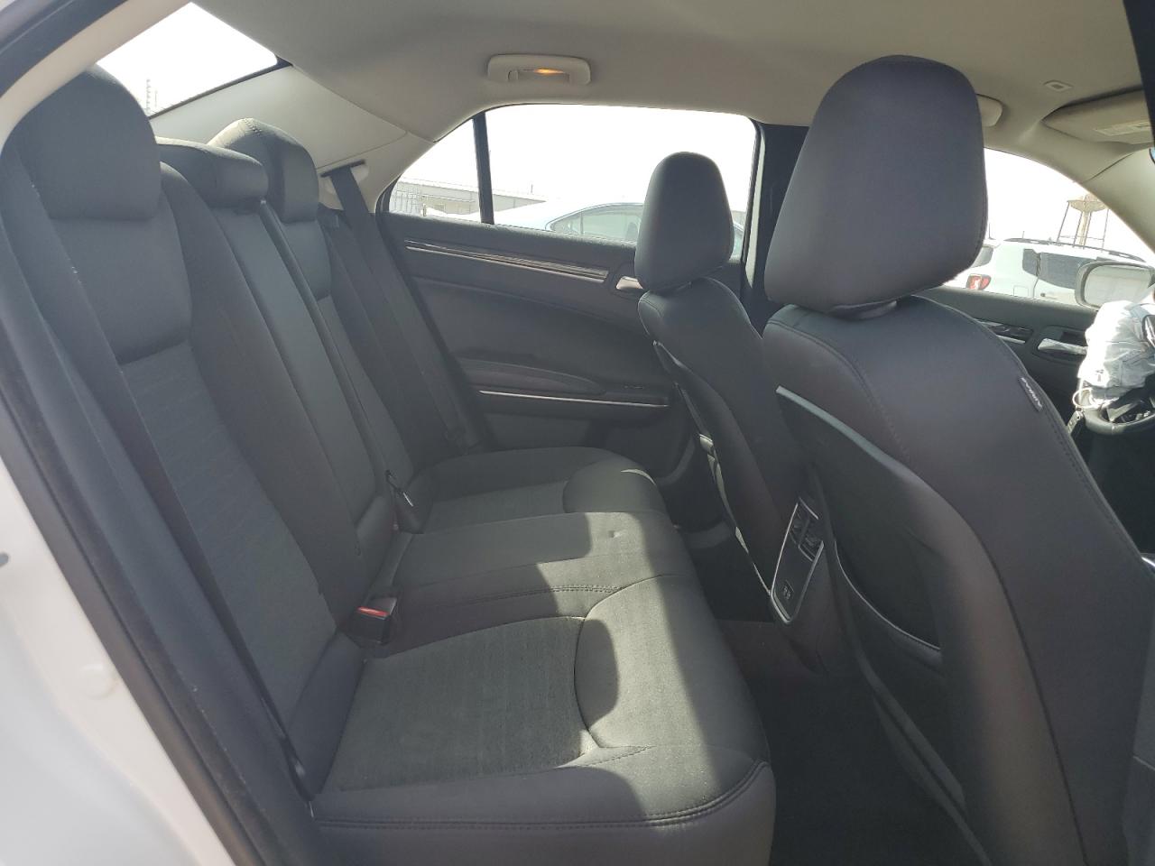 2018 Chrysler 300 Touring VIN: 2C3CCARG0JH324707 Lot: 81982275