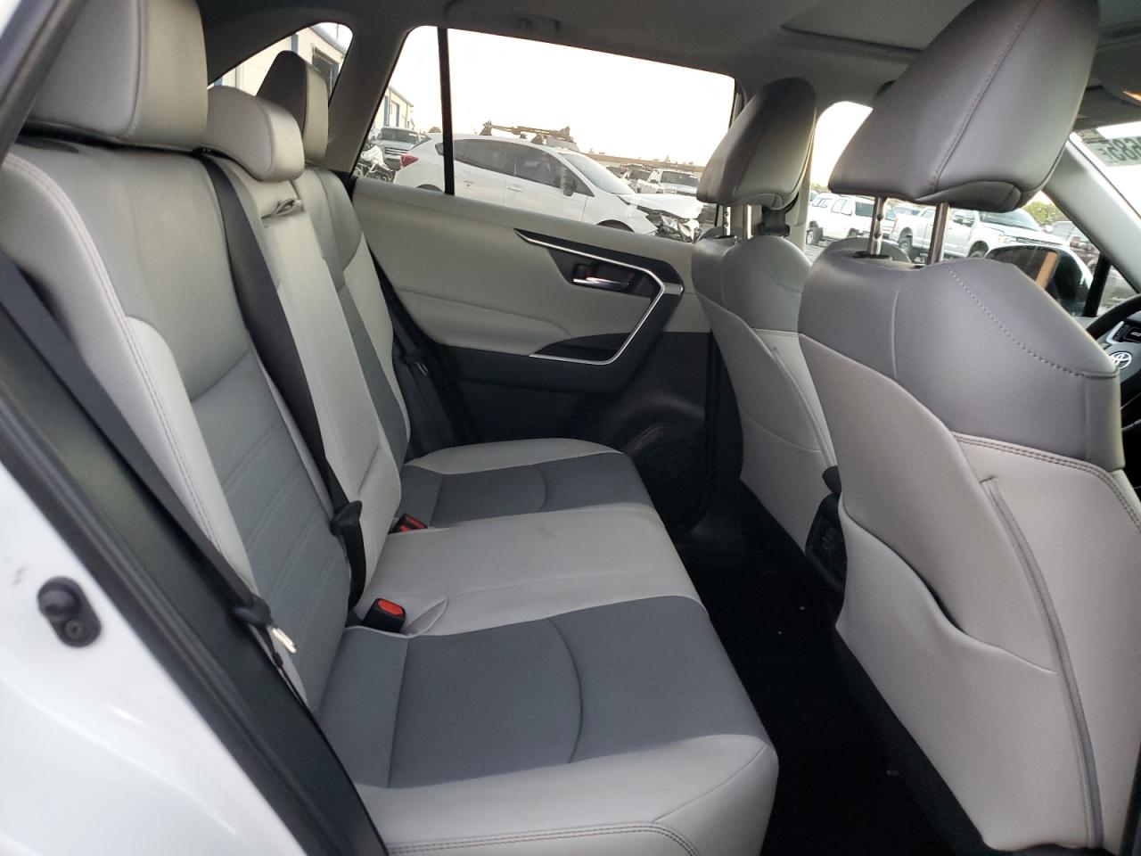 2021 Toyota Rav4 Xle Premium VIN: 2T3A1RFV2MW246557 Lot: 85939685