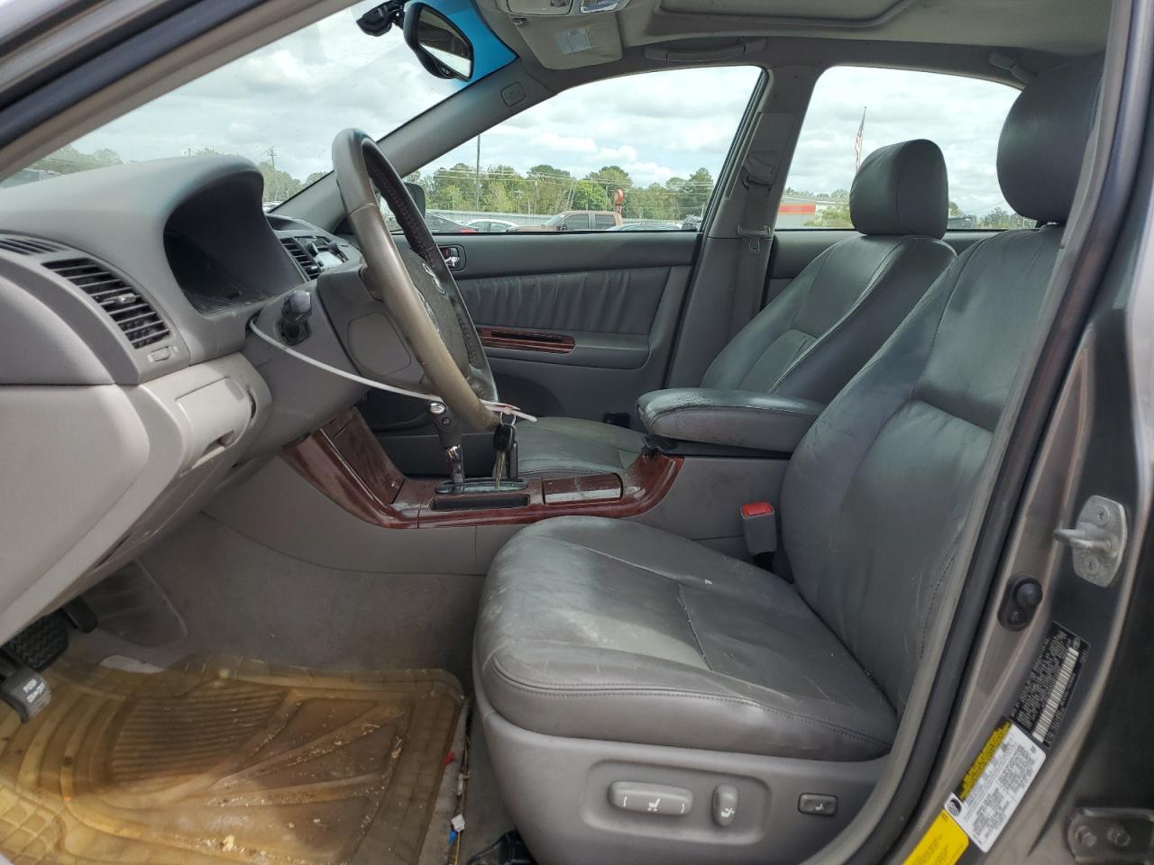 2005 Toyota Camry Le VIN: 4T1BF30K95U610260 Lot: 82259335