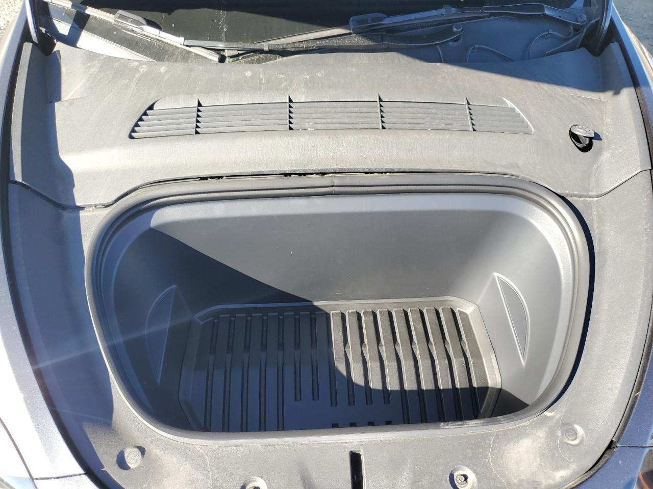 2024 Tesla Model Y VIN: 7SAYGDEE7RA233995 Lot: 84012835