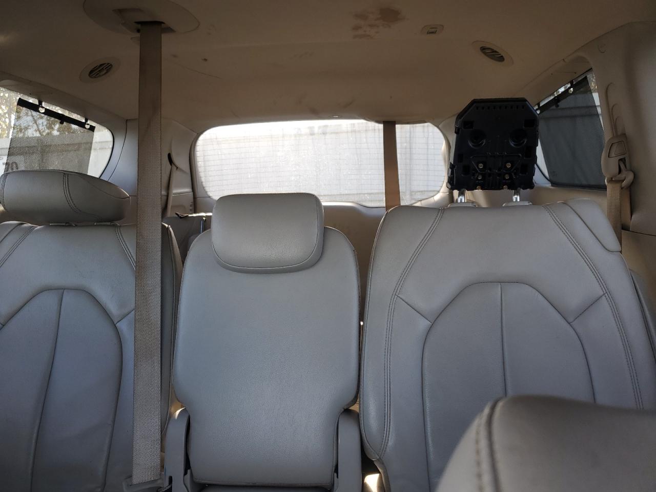 2017 Chrysler Pacifica Touring L VIN: 2C4RC1BG5HR565392 Lot: 82311305