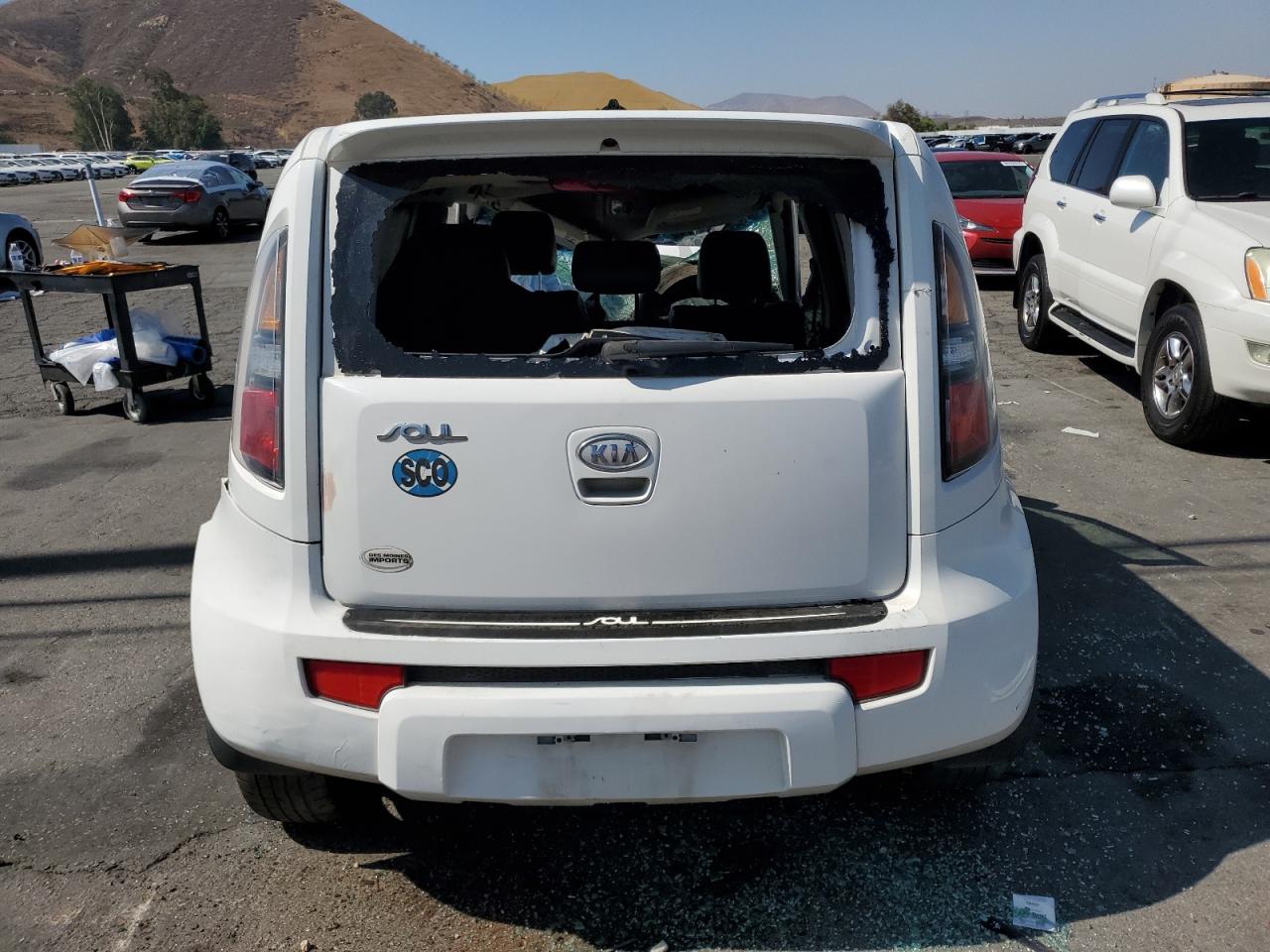 2011 Kia Soul + VIN: KNDJT2A25B7267524 Lot: 81322525
