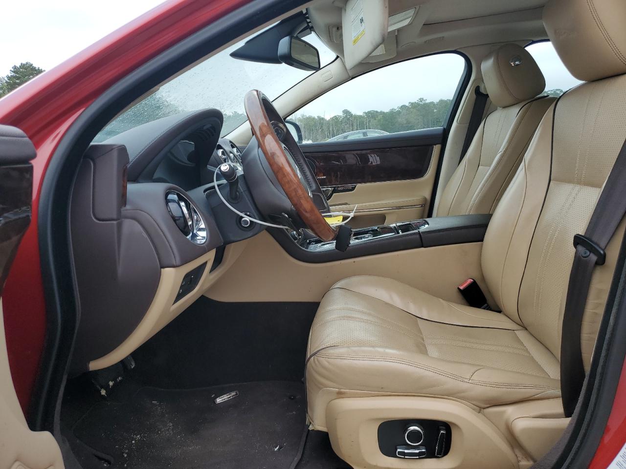 2016 Jaguar Xj VIN: SAJWA1C77G8V98283 Lot: 85700375