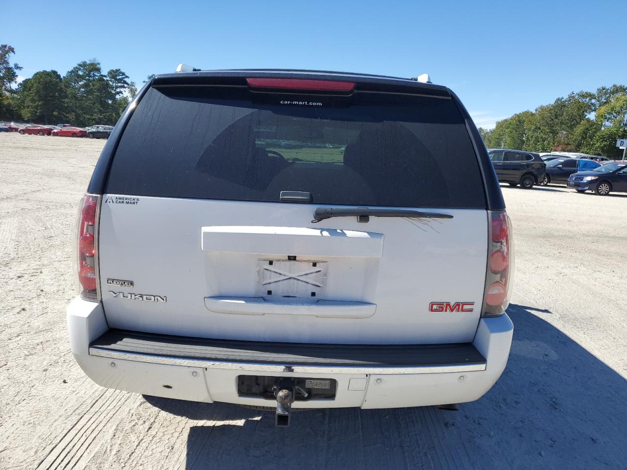 2011 GMC Yukon Denali VIN: 1GKS1EEF3BR386075 Lot: 84945435