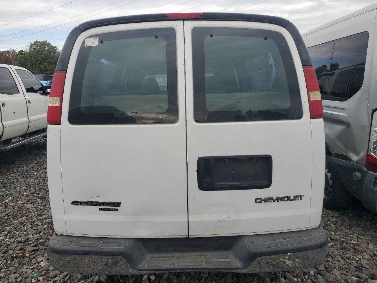 2005 Chevrolet Express G3500 VIN: 1GAHG39U651118814 Lot: 86552405