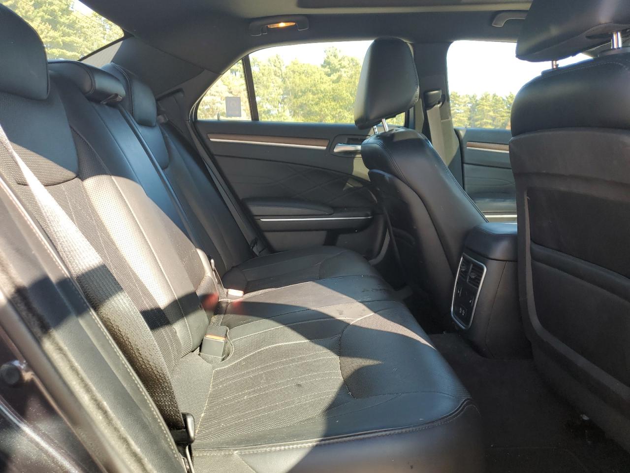 2015 Chrysler 300C Platinum VIN: 2C3CCASG8FH833168 Lot: 85197575