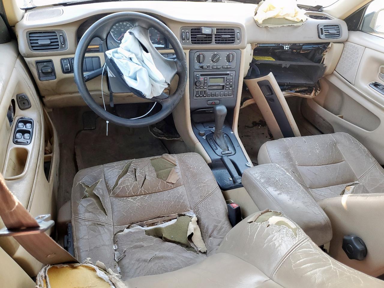 1999 Volvo S70 VIN: YV1LS55A9X2621154 Lot: 82239285