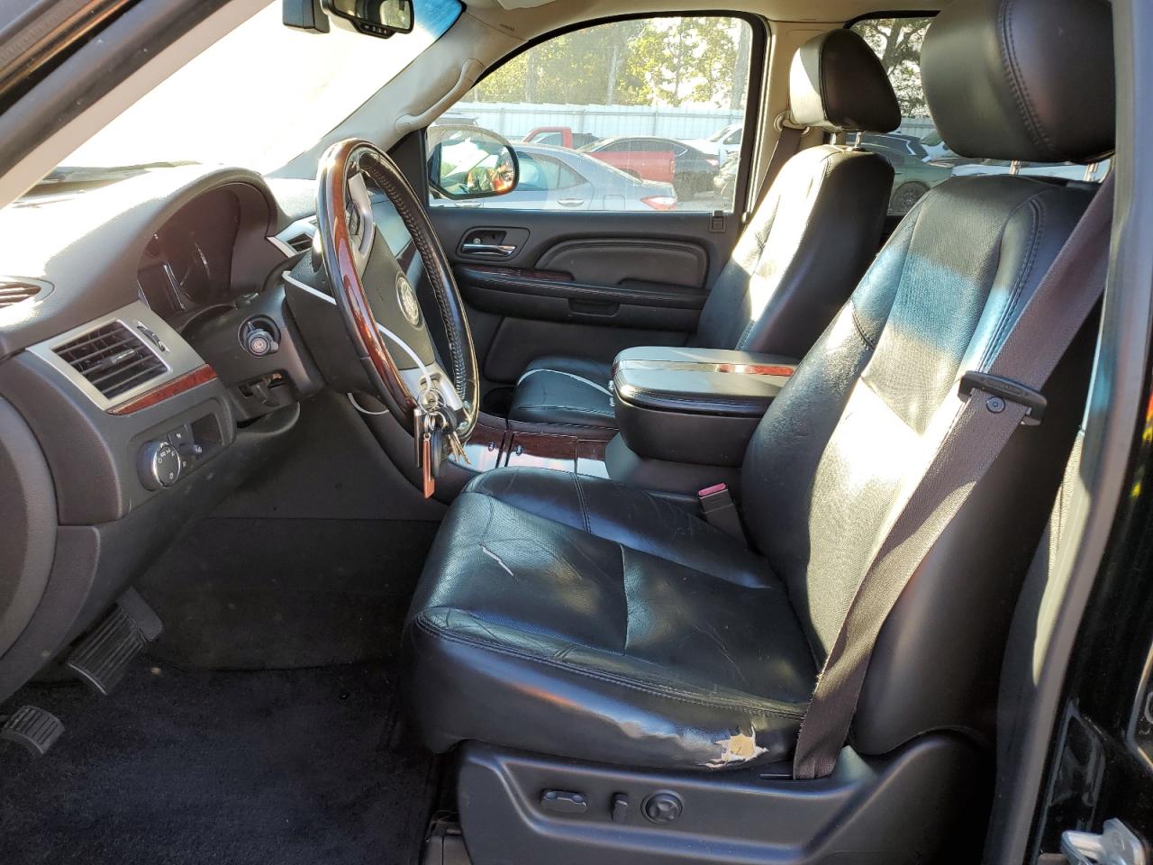 2007 Cadillac Escalade Luxury VIN: 1GYFK63847R211808 Lot: 81999375