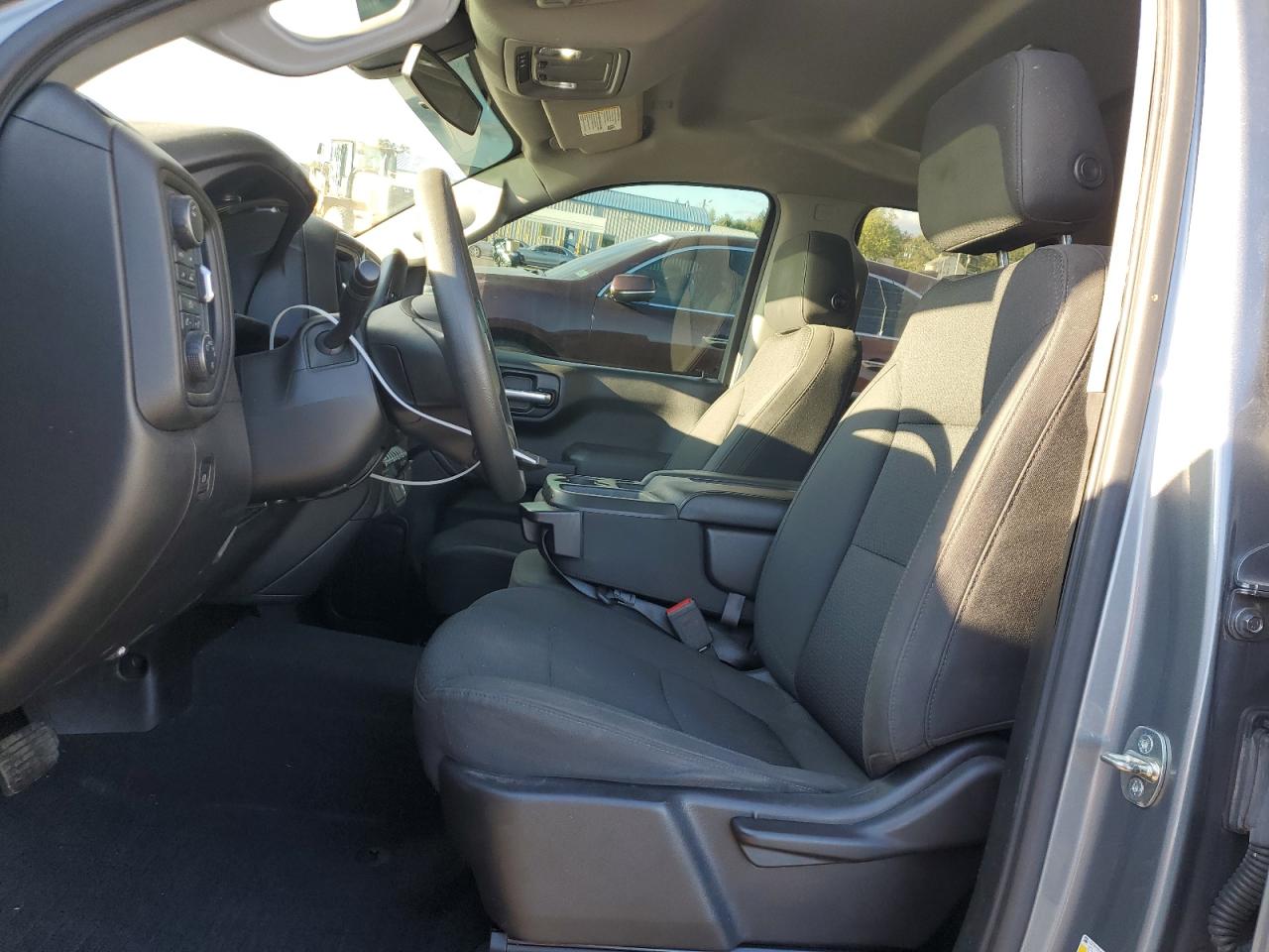 2020 Chevrolet Silverado K1500 Custom VIN: 1GCRYBEK8LZ220606 Lot: 82350495