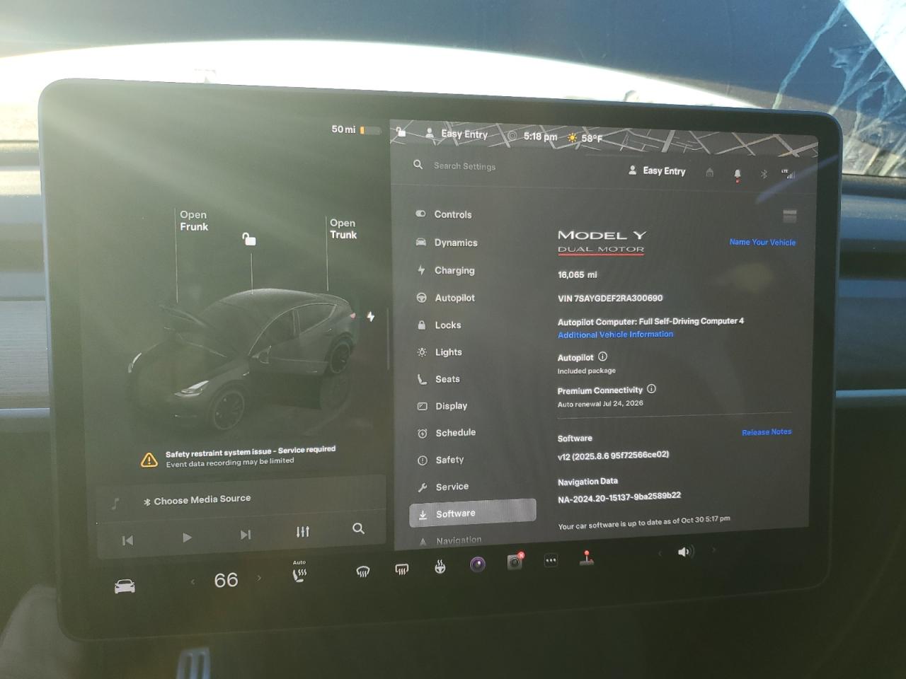 2024 Tesla Model Y VIN: 7SAYGDEF2RA300690 Lot: 91092415