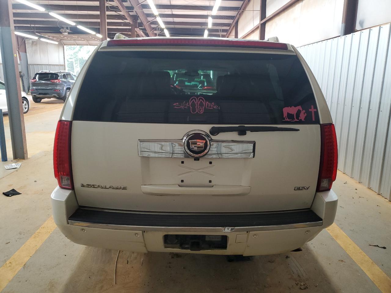 2007 Cadillac Escalade Esv VIN: 1GYFK66887R260456 Lot: 81927235