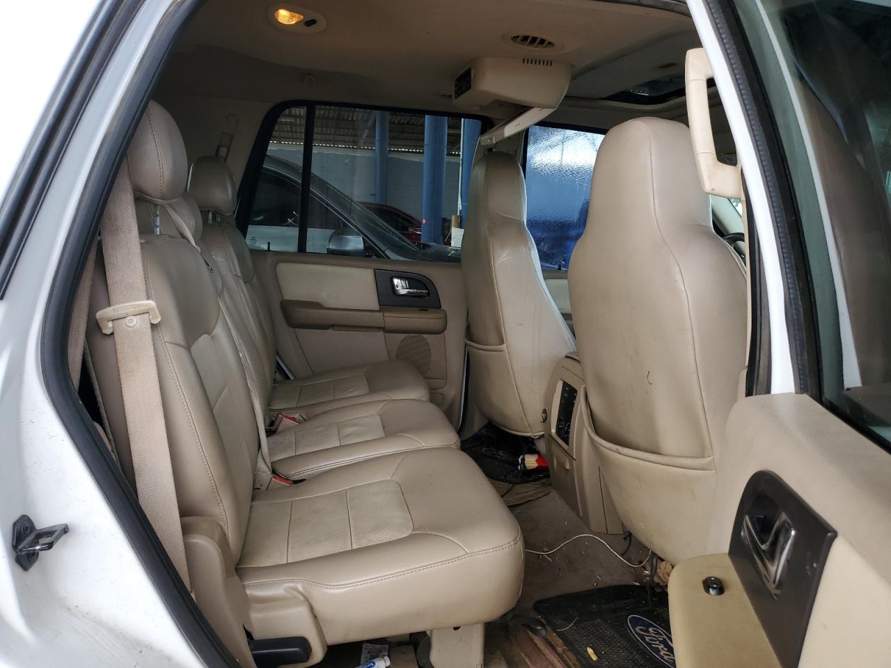 2005 Ford Expedition Eddie Bauer VIN: 1FMFU18595LA32600 Lot: 82419525