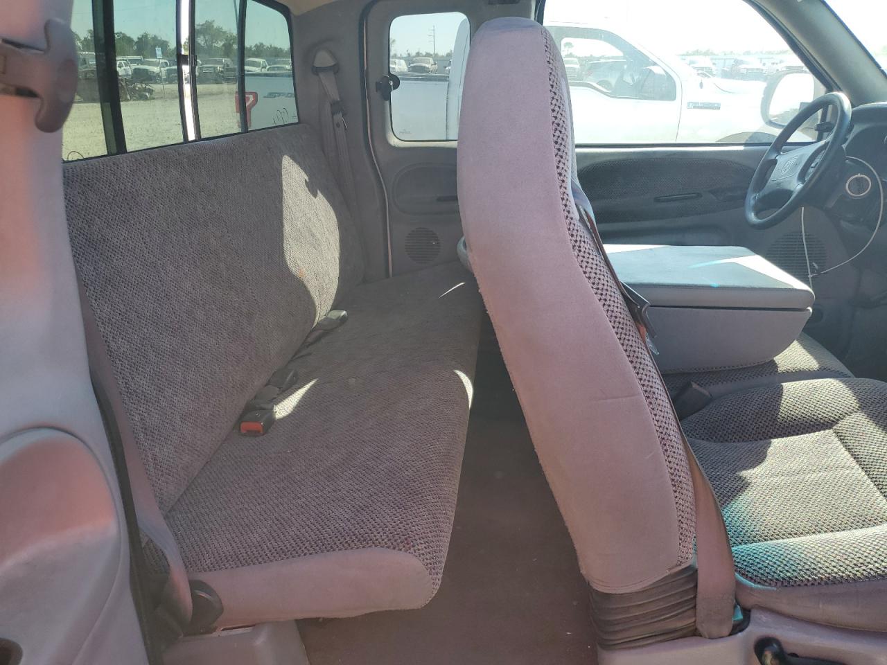 1998 Dodge Ram 1500 VIN: 1B7HC13Z3WJ152657 Lot: 86874595