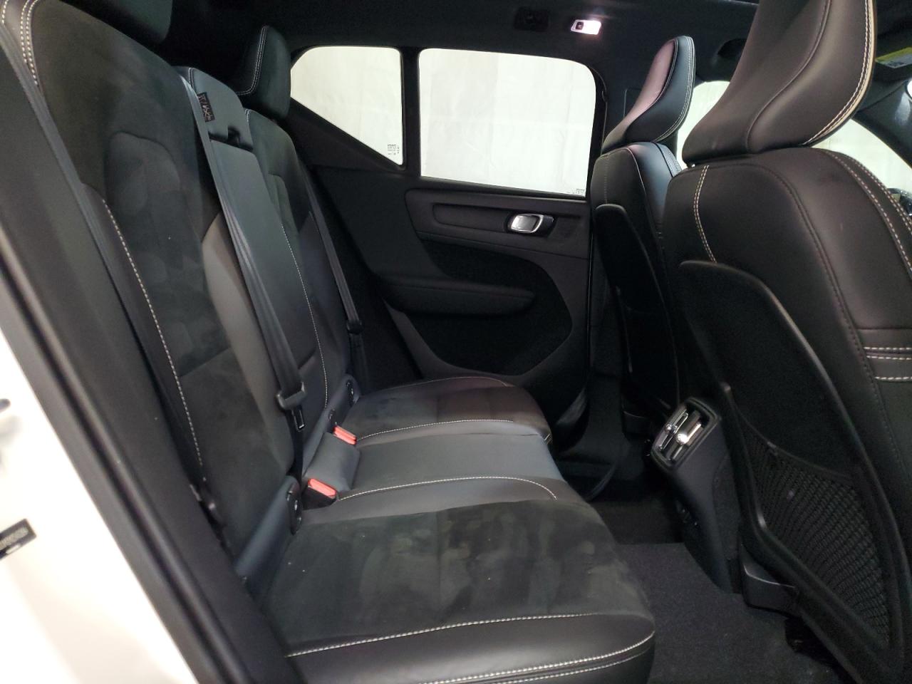 2021 Volvo Xc40 T5 R-Design VIN: YV4162UM2M2545264 Lot: 86823415
