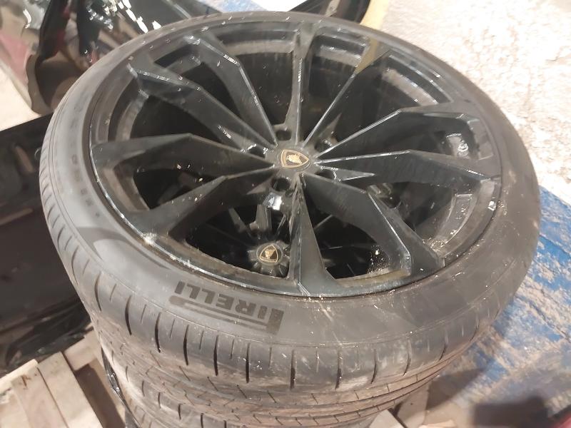 2022 LAMBORGHINI URUS