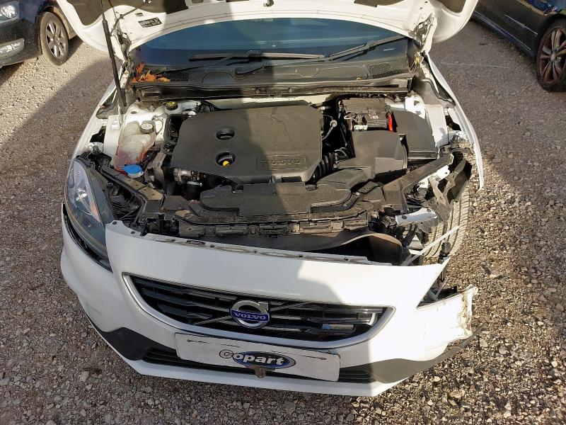 2014 VOLVO V40 D2 R DESIGN 5DR