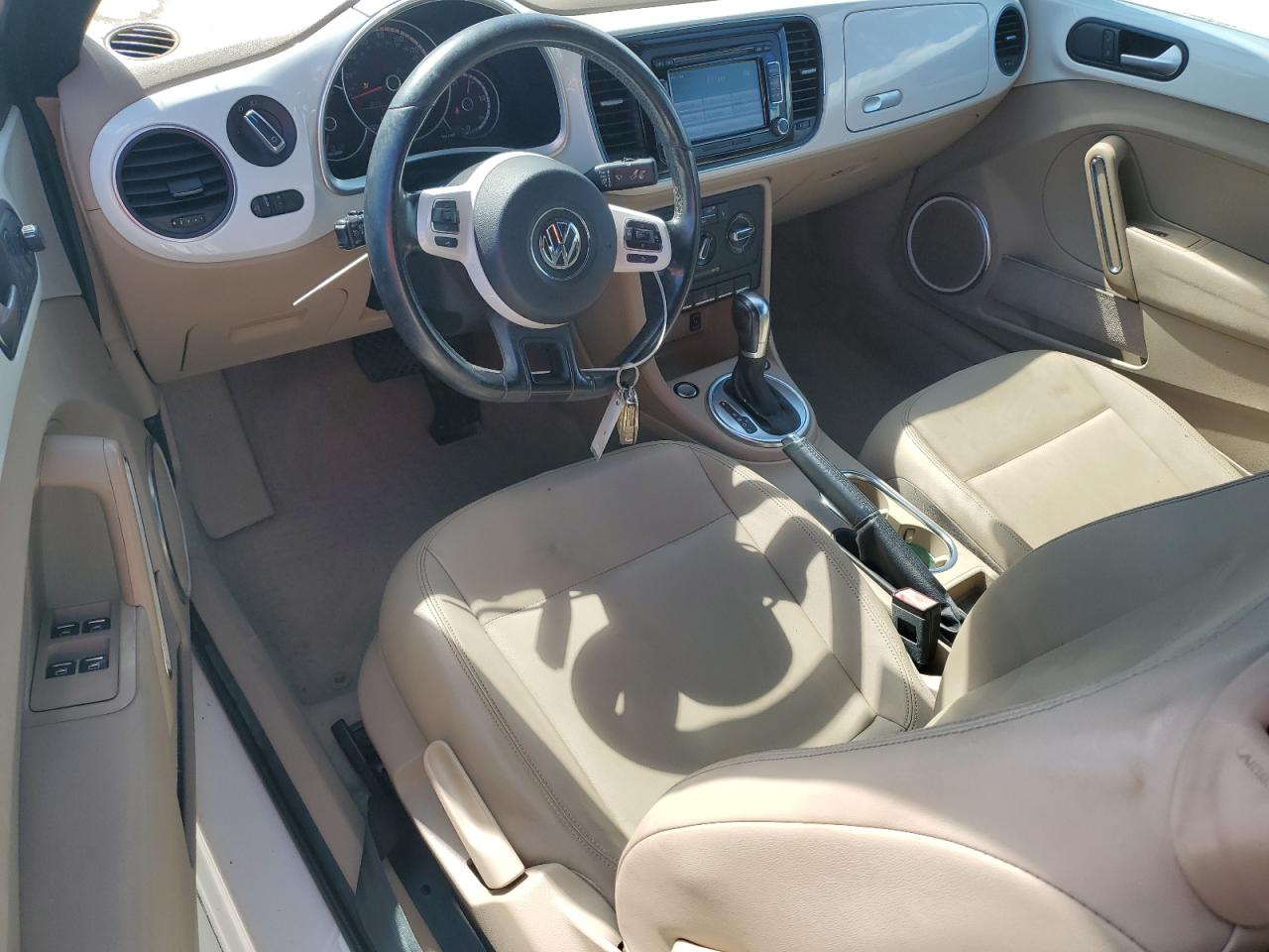 2014 Volkswagen Beetle VIN: 3VW517AT3EM823995 Lot: 86673475