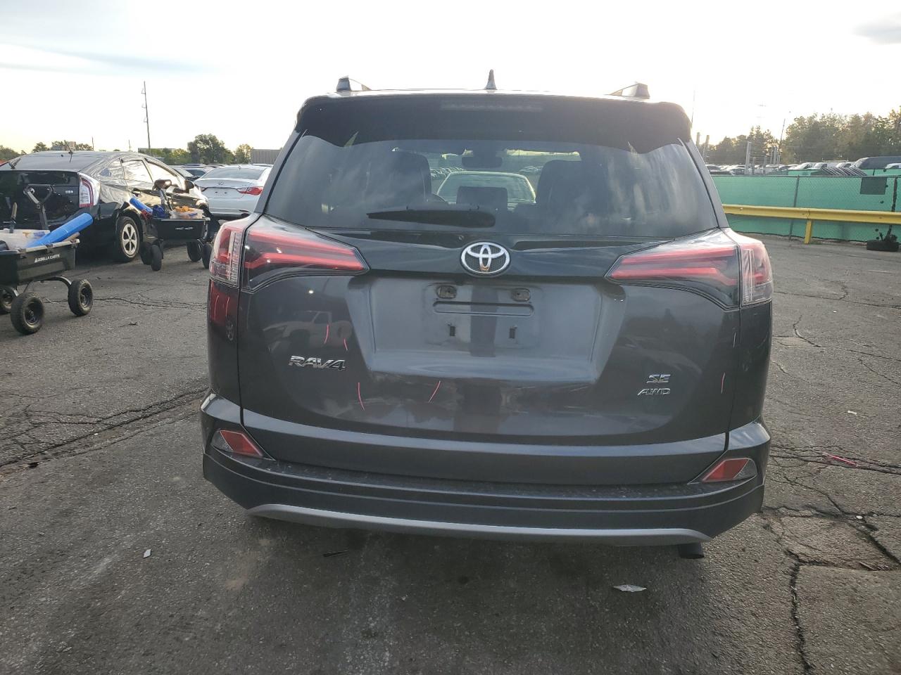 2018 Toyota Rav4 Se VIN: JTMJFREV7JJ218296 Lot: 82390195
