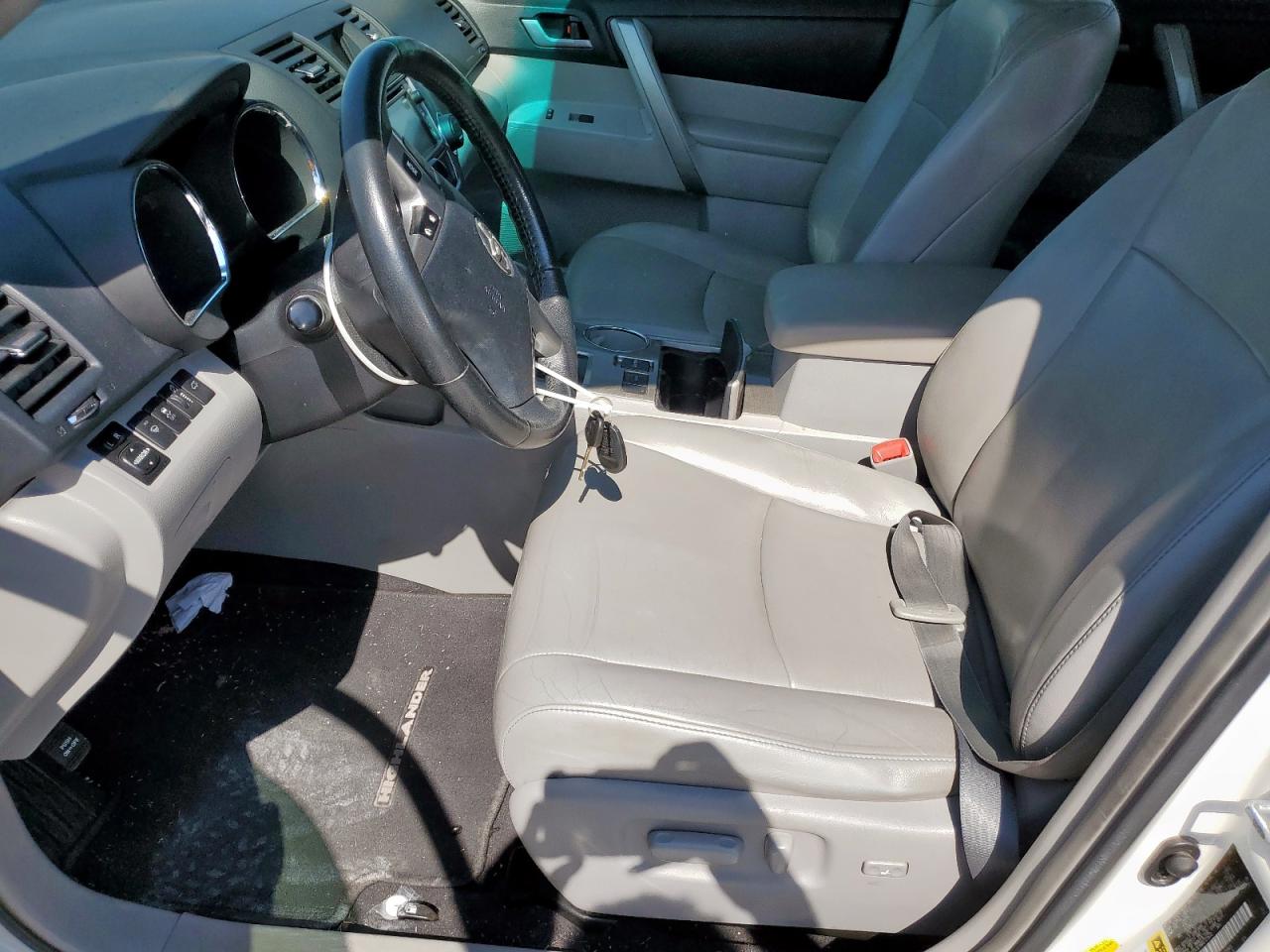 2013 Toyota Highlander Base VIN: 5TDZK3EH8DS121833 Lot: 85867595