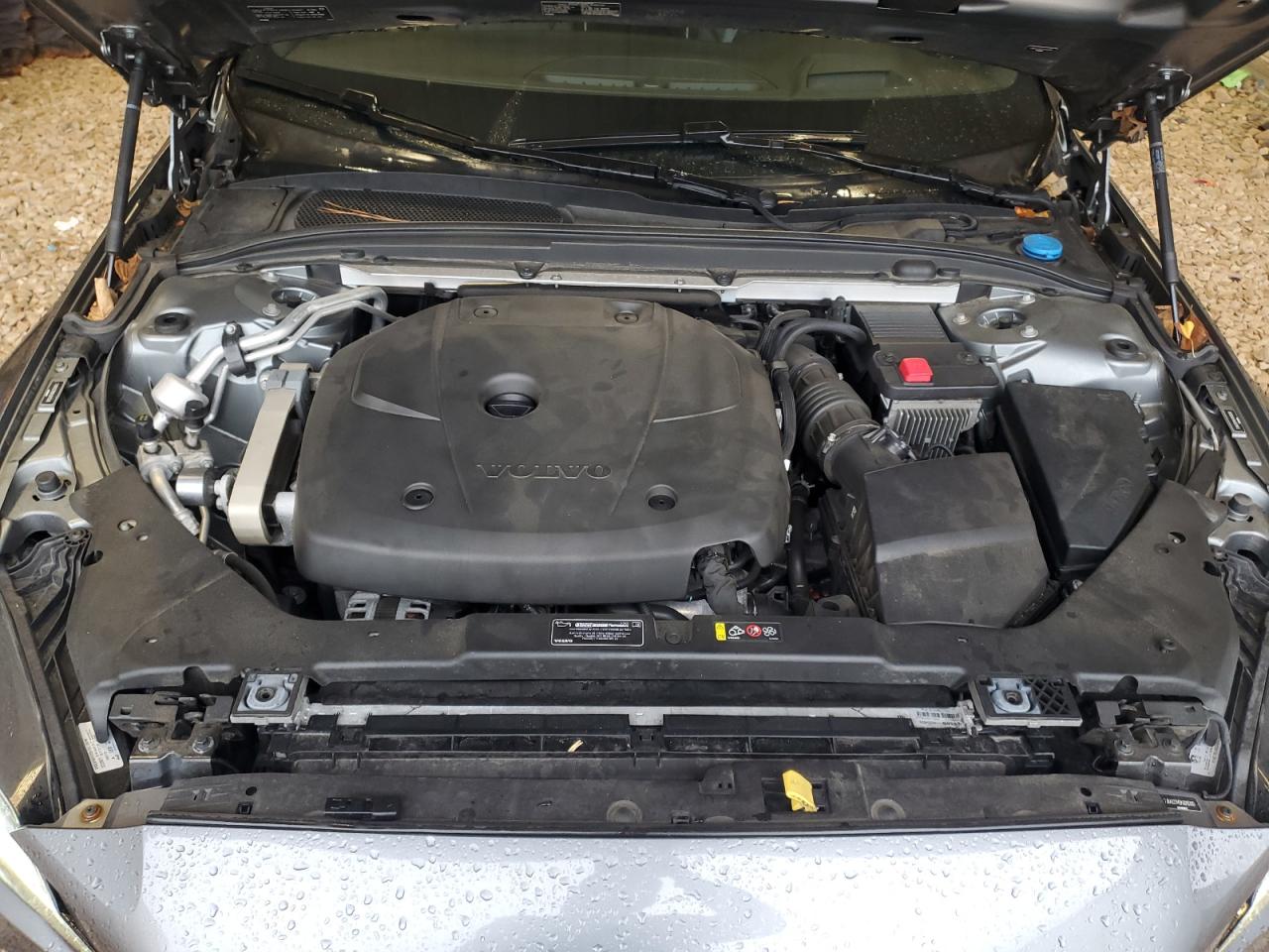 2019 Volvo S60 T6 R-Design VIN: 7JRA22TM2KG015300 Lot: 82709055