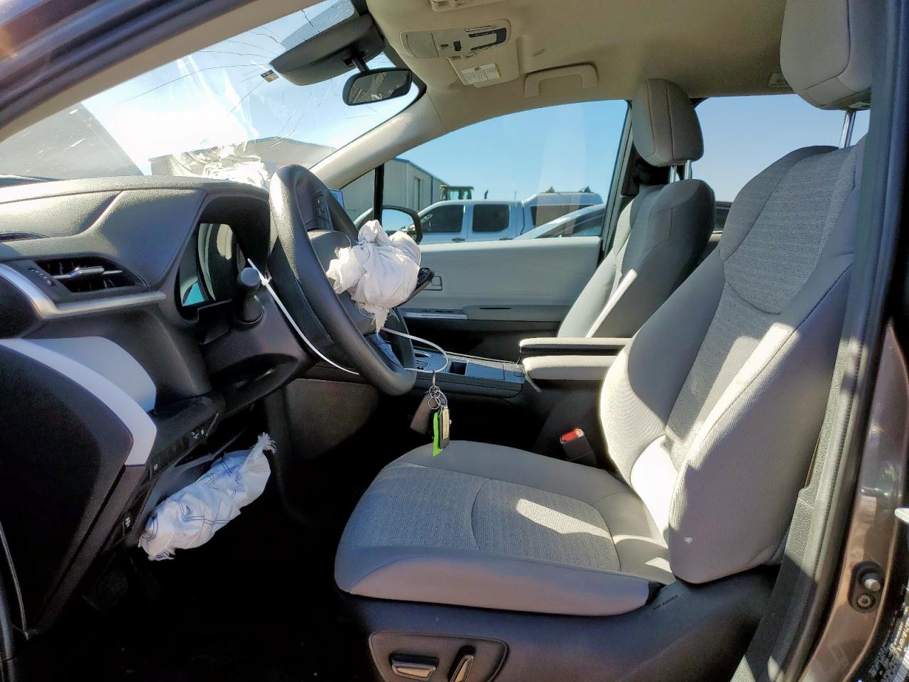 2025 Toyota Sienna Le VIN: 5TDKRKEC3SS239345 Lot: 87226875