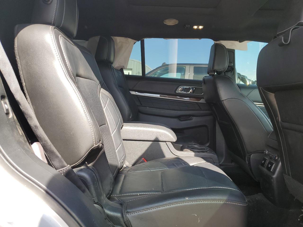 2018 Ford Explorer Platinum VIN: 1FM5K8HT0JGB55259 Lot: 85675665