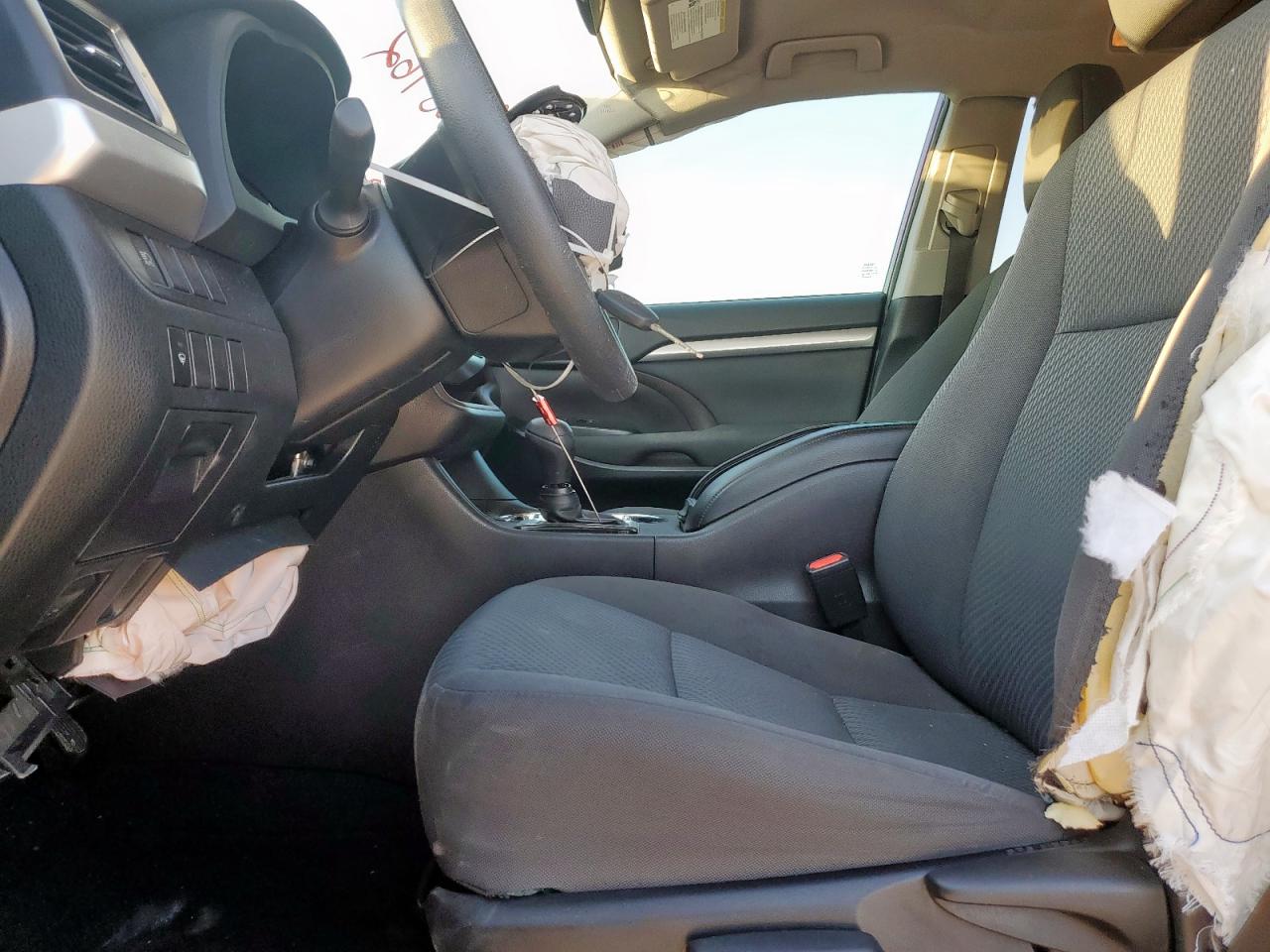 2019 Toyota Highlander Le VIN: 5TDZARFH4KS057887 Lot: 86089335