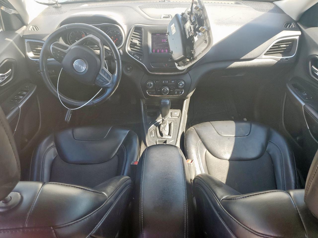 2019 Jeep Cherokee Latitude Plus VIN: 1C4PJLLB2KD176392 Lot: 86108665