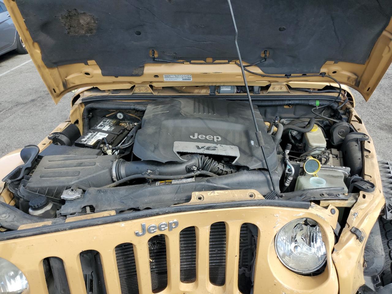 2014 Jeep Wrangler Unlimited Sahara VIN: 1C4HJWEG8EL122698 Lot: 84655995